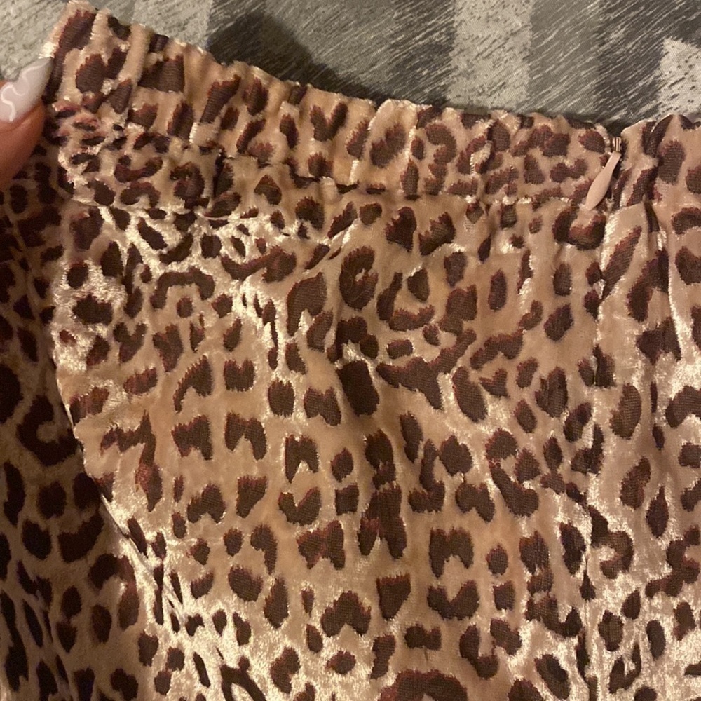 NWOT NAKED WARDROBE suede leopard print ruffle mini skirt - Picture 7 of 9